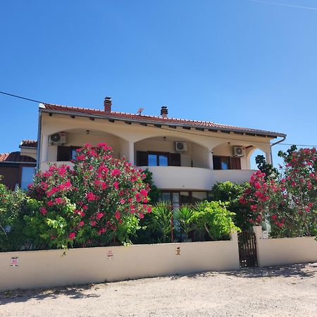 Apartments Busic Biograd Na Moru Εξωτερικό φωτογραφία